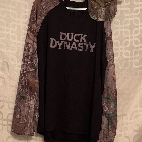 2 Piece Men’s Long Sleeve Shirt with Hat - Picture 3 of 5